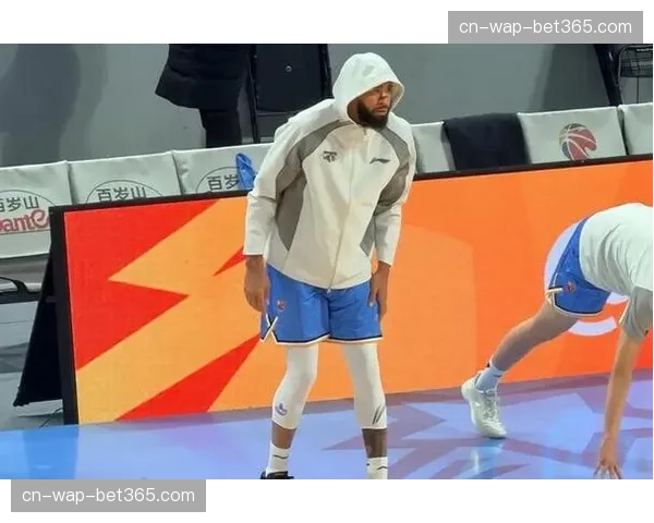 麦基与周琦双塔组合 北京禁区防守层次感获优化