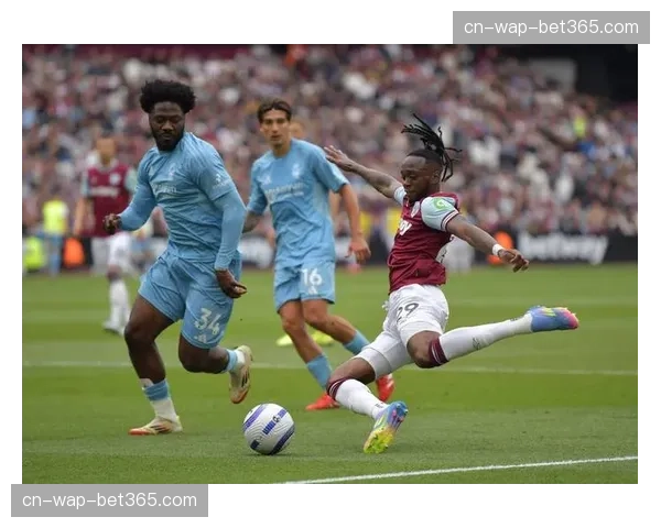 诺丁汉森林吉布斯怀特既能串联节奏 也能直接完成破门得分